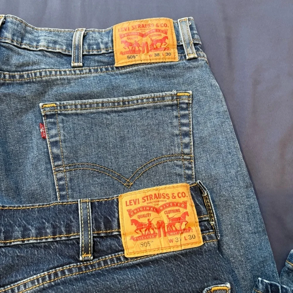 Lot 2 Pairs Levi Strauss 505 Men’s Jeans 38X30 Straight Leg Light & Medium Wash